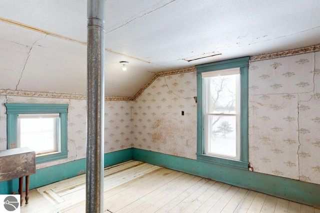 8797 E Walton Road, Shepherd, MI 48883