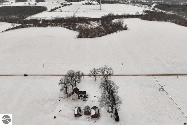 8797 E Walton Road, Shepherd, MI 48883