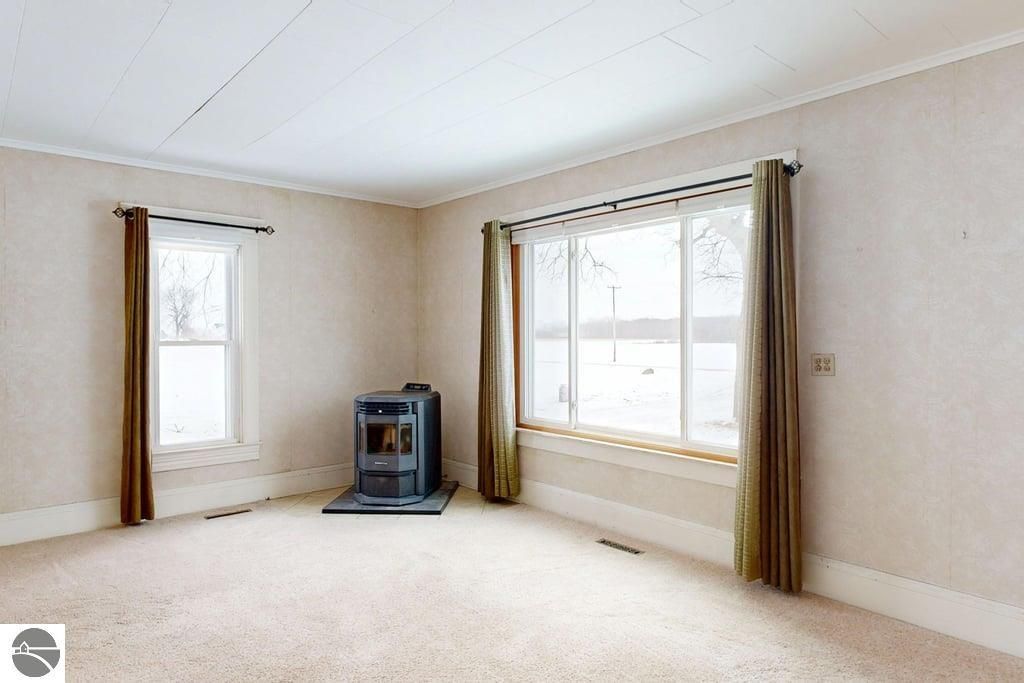 Image 10 of property listing at 8797 E Walton Road, Shepherd, MI 48883