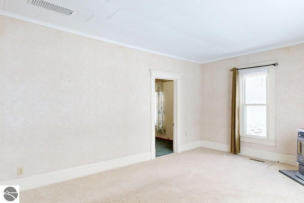 Image 11 of property listing at 8797 E Walton Road, Shepherd, MI 48883