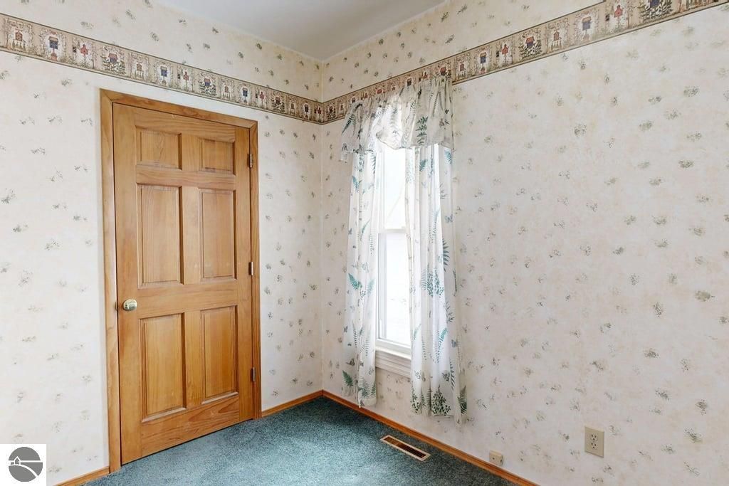 Image 15 of property listing at 8797 E Walton Road, Shepherd, MI 48883