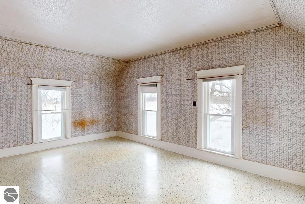 Image 18 of property listing at 8797 E Walton Road, Shepherd, MI 48883