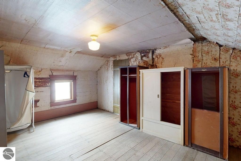 Image 22 of property listing at 8797 E Walton Road, Shepherd, MI 48883