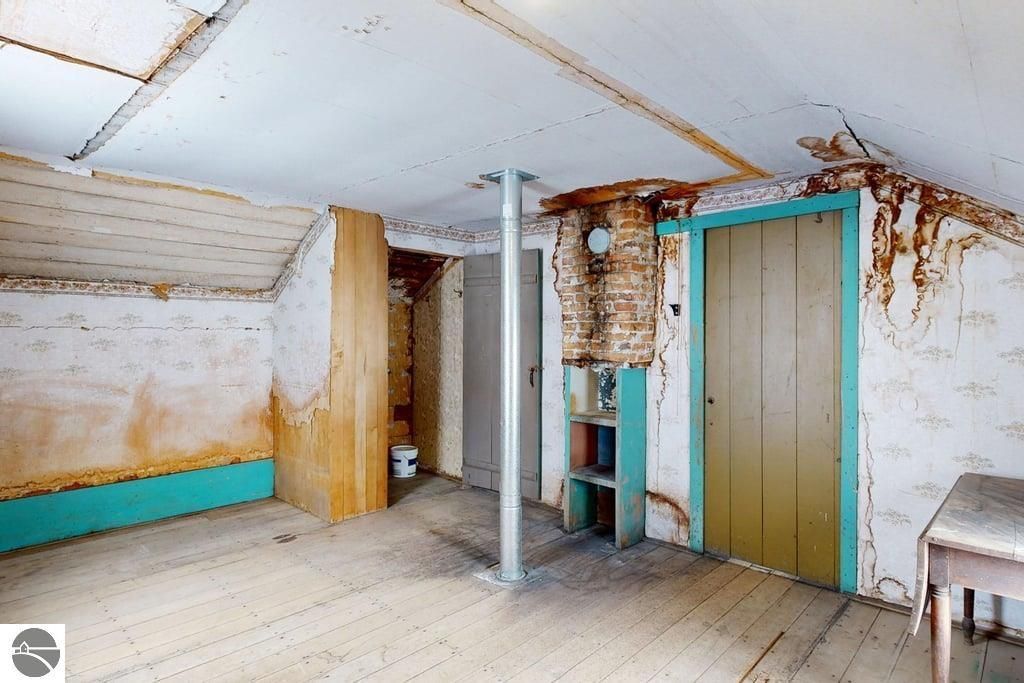 Image 24 of property listing at 8797 E Walton Road, Shepherd, MI 48883