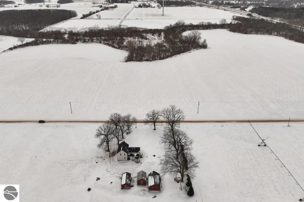 Image 34 of property listing at 8797 E Walton Road, Shepherd, MI 48883