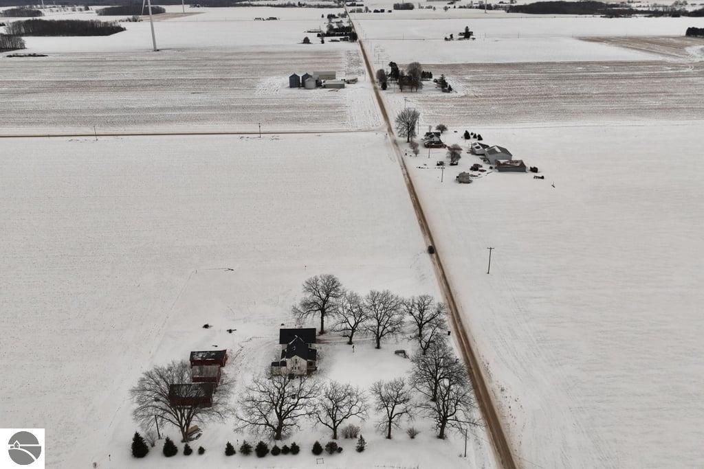 Image 35 of property listing at 8797 E Walton Road, Shepherd, MI 48883