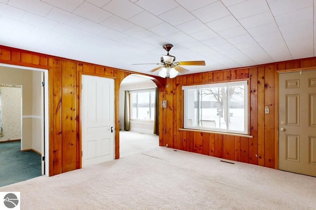 Image 7 of property listing at 8797 E Walton Road, Shepherd, MI 48883