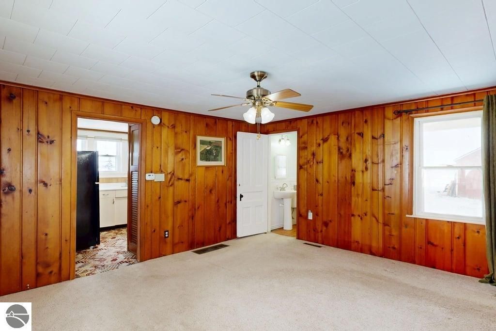 Image 8 of property listing at 8797 E Walton Road, Shepherd, MI 48883