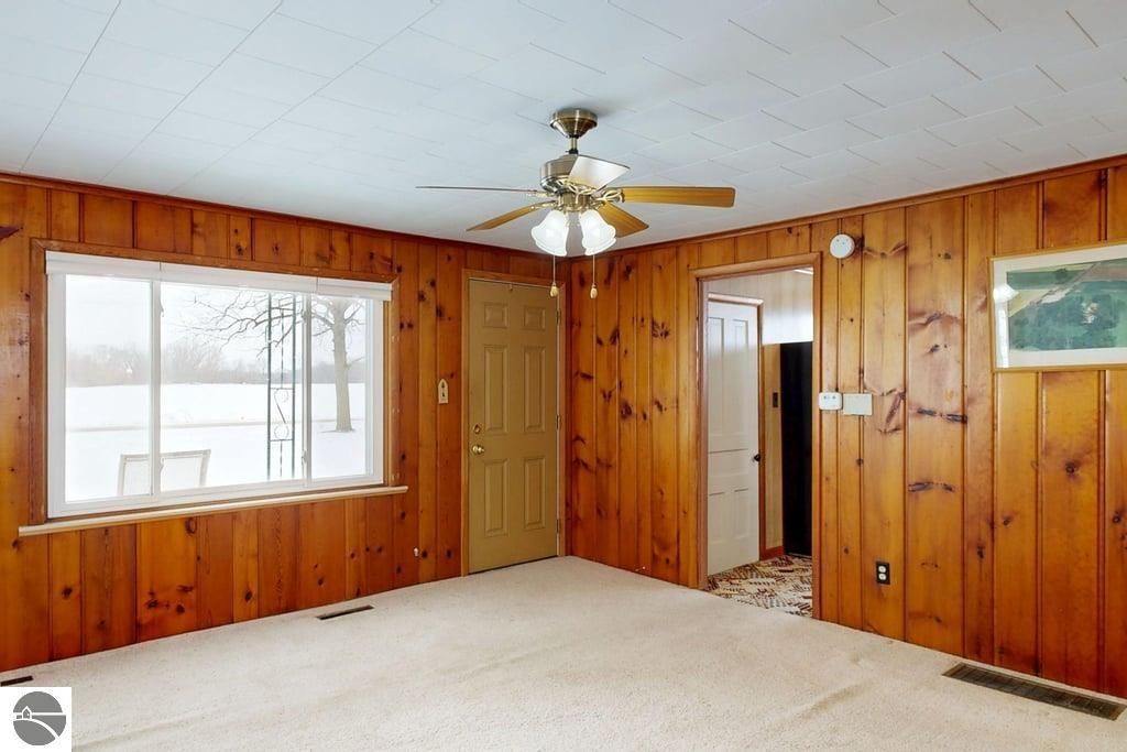 Image 9 of property listing at 8797 E Walton Road, Shepherd, MI 48883