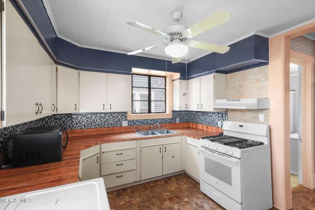 1409 N Huron Street, Toledo, OH 43604