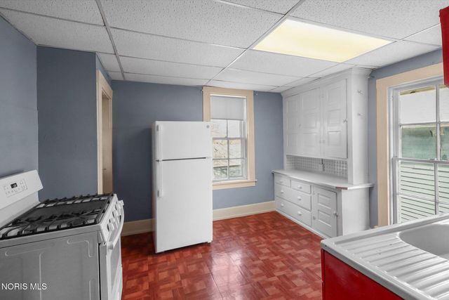 1409 N Huron Street, Toledo, OH 43604