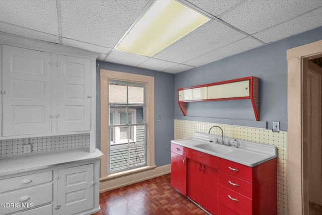 1409 N Huron Street, Toledo, OH 43604