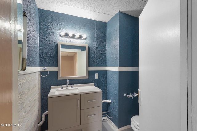 1409 N Huron Street, Toledo, OH 43604