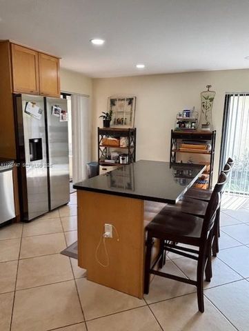 2158 Baton Rouge, Weston, FL 33326