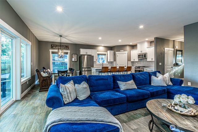 17501 Clear Lake Boulevard SE, Yelm, WA 98597