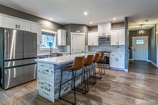 17501 Clear Lake Boulevard SE, Yelm, WA 98597