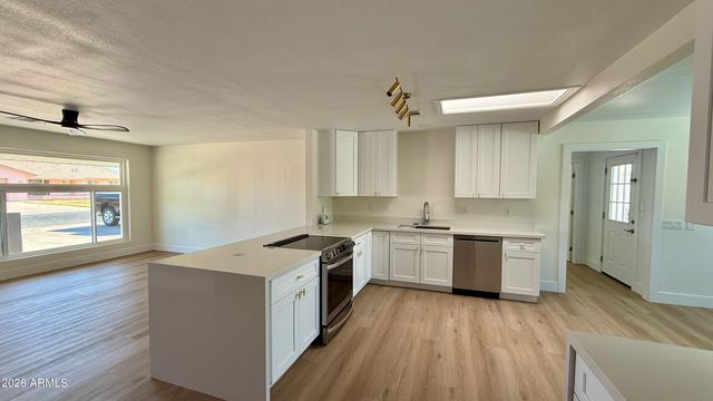 2507 W CORRINE Drive, Phoenix, AZ 85029
