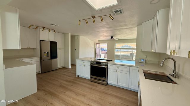 2507 W CORRINE Drive, Phoenix, AZ 85029