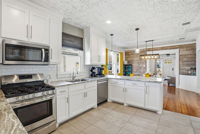 2260 Washington Avenue, Fort Worth, TX 76110