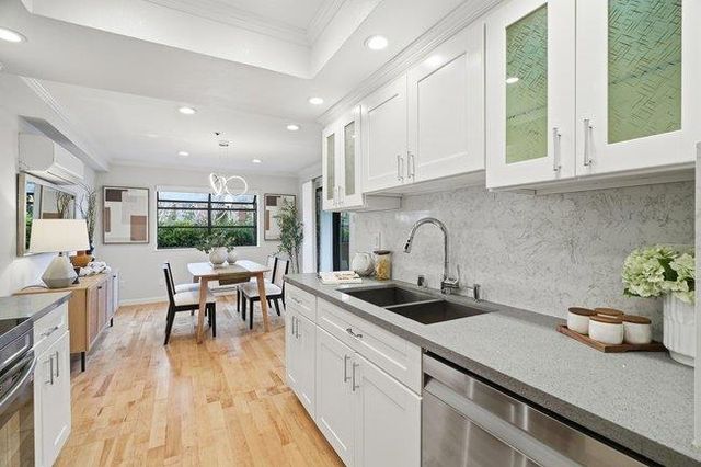 410 Sheridan Avenue 103, Palo Alto, CA 94306