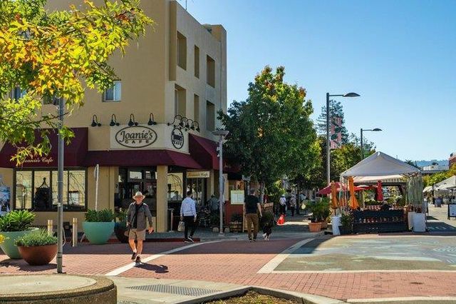 410 Sheridan Avenue 103, Palo Alto, CA 94306