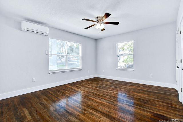 1020 W French Pl, San Antonio, TX 78212