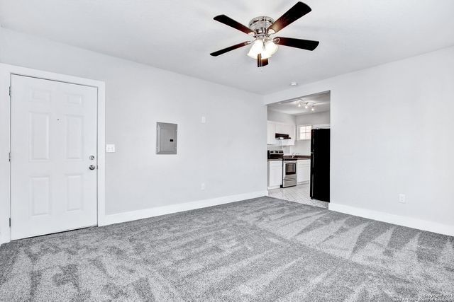 1020 W French Pl, San Antonio, TX 78212