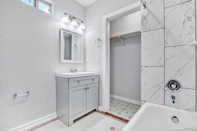 1020 W French Pl, San Antonio, TX 78212