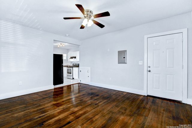 1020 W French Pl, San Antonio, TX 78212