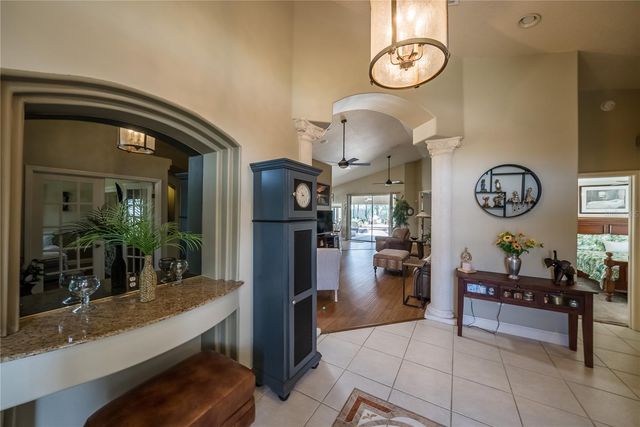 710 LAKE DIAMOND AVENUE, Ocala, FL 34472