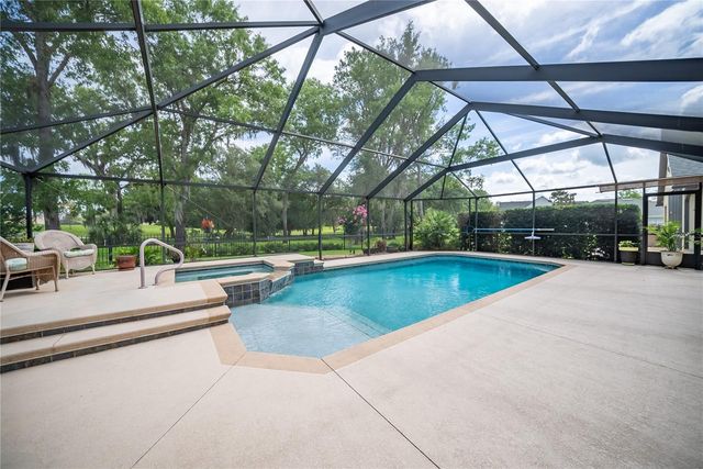 710 LAKE DIAMOND AVENUE, Ocala, FL 34472