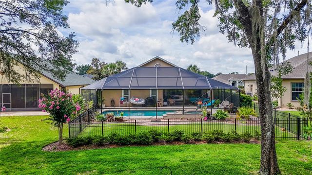 710 LAKE DIAMOND AVENUE, Ocala, FL 34472