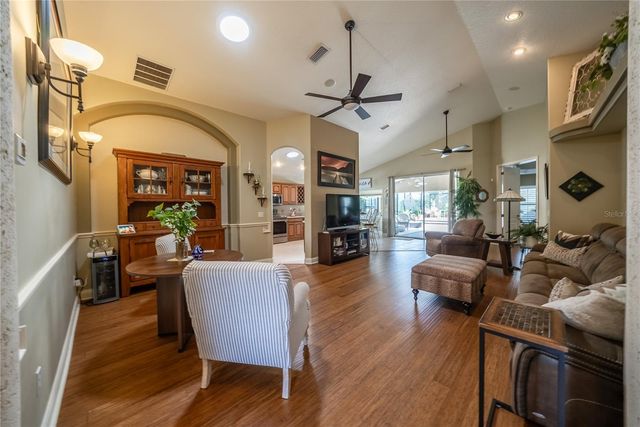 710 LAKE DIAMOND AVENUE, Ocala, FL 34472
