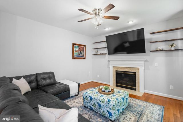 14 COOPER RUN ST, Lovettsville, VA 20180
