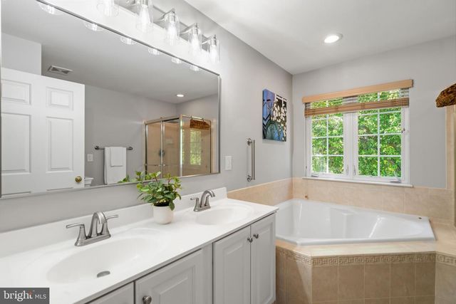 14 COOPER RUN ST, Lovettsville, VA 20180