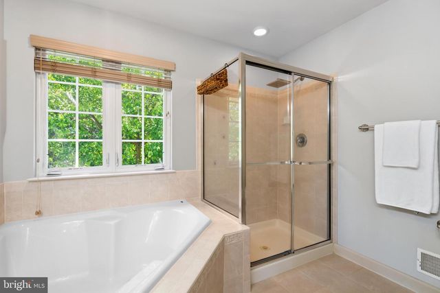 14 COOPER RUN ST, Lovettsville, VA 20180