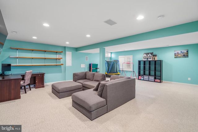 14 COOPER RUN ST, Lovettsville, VA 20180