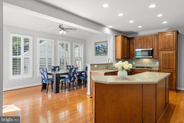 14 COOPER RUN ST, Lovettsville, VA 20180