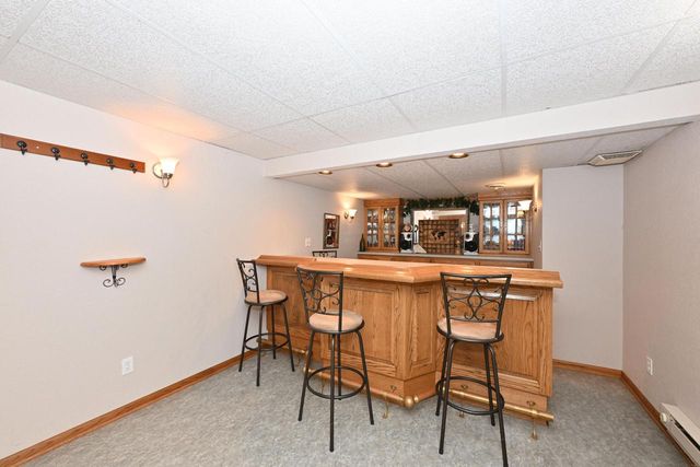 3998 S Victoria CIRCLE, New Berlin, WI 53151