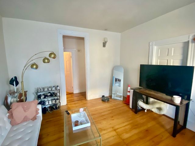 111 H Street 1, Boston, MA 02127