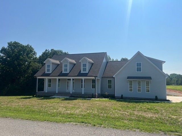 766 Awalt Dr, Winchester, TN 37398