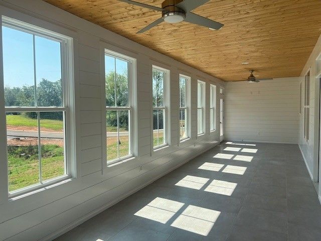 766 Awalt Dr, Winchester, TN 37398