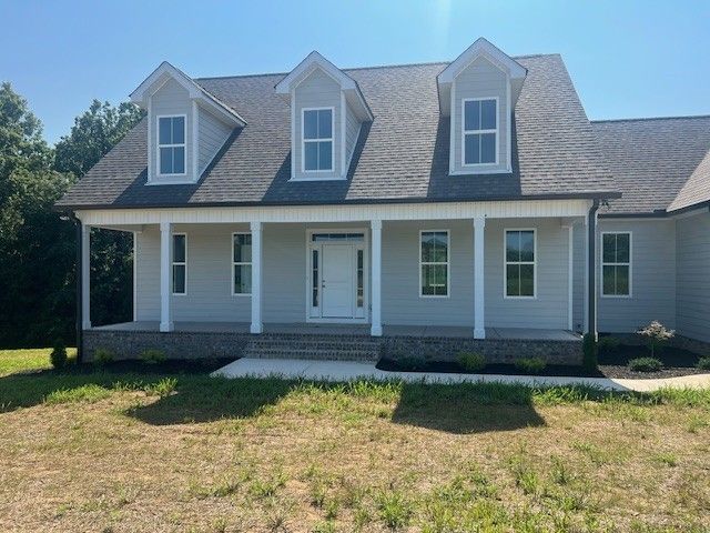 766 Awalt Dr, Winchester, TN 37398