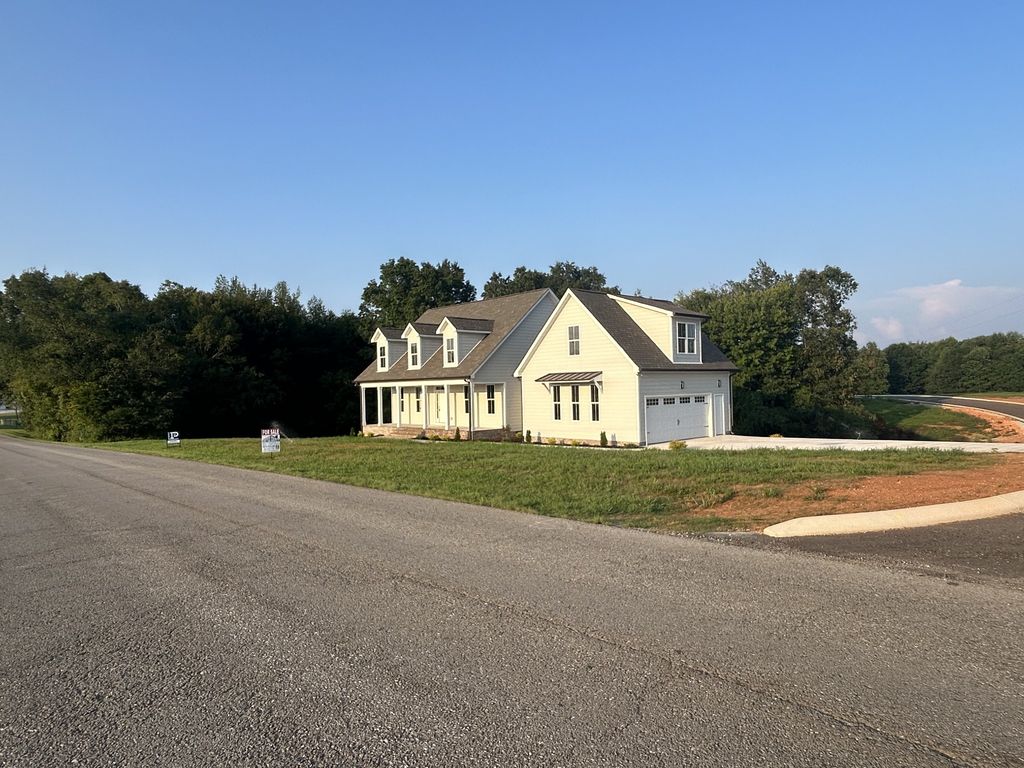 766 Awalt Dr, Winchester, TN 37398