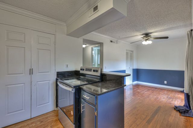 5510 Country Dr Apt 64, Nashville, TN 37211