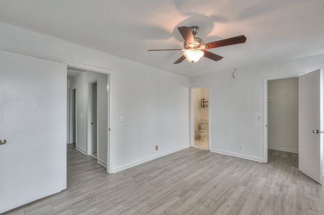 5510 Country Dr Apt 64, Nashville, TN 37211