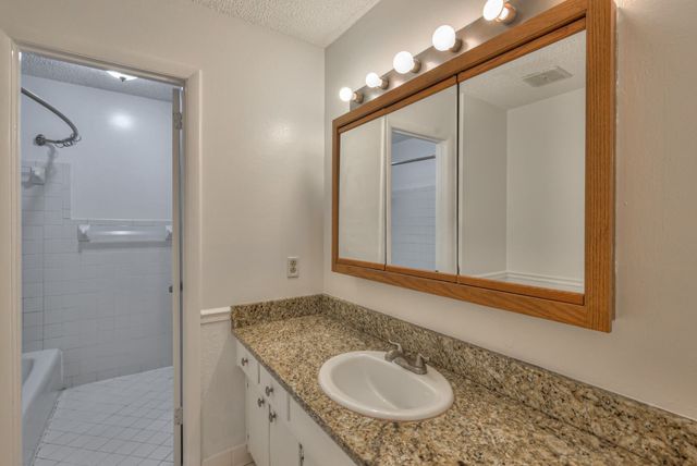 5510 Country Dr Apt 64, Nashville, TN 37211