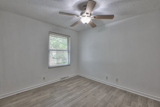 5510 Country Dr Apt 64, Nashville, TN 37211