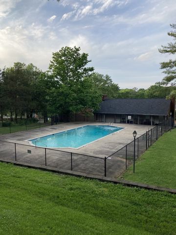 5510 Country Dr Apt 64, Nashville, TN 37211