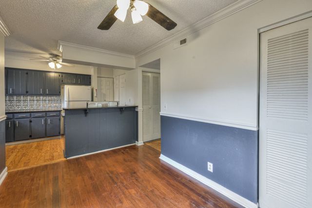 5510 Country Dr Apt 64, Nashville, TN 37211